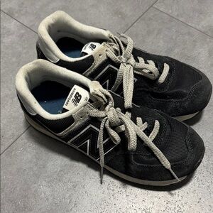 New Balance Black and White Casual Shoes